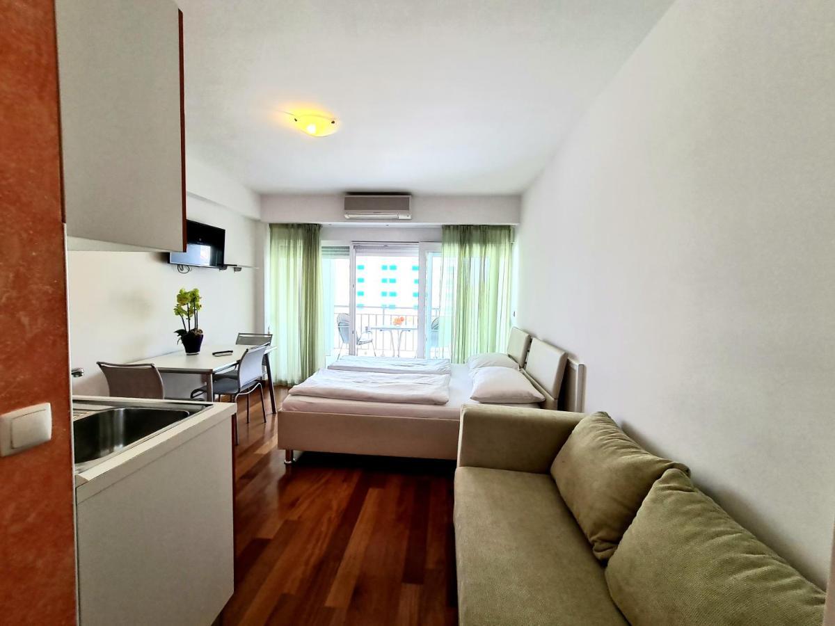 Apartments Veronika Makarska Bagian luar foto