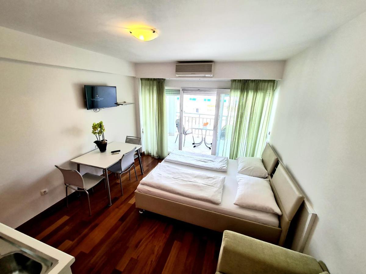 Apartments Veronika Makarska Bagian luar foto