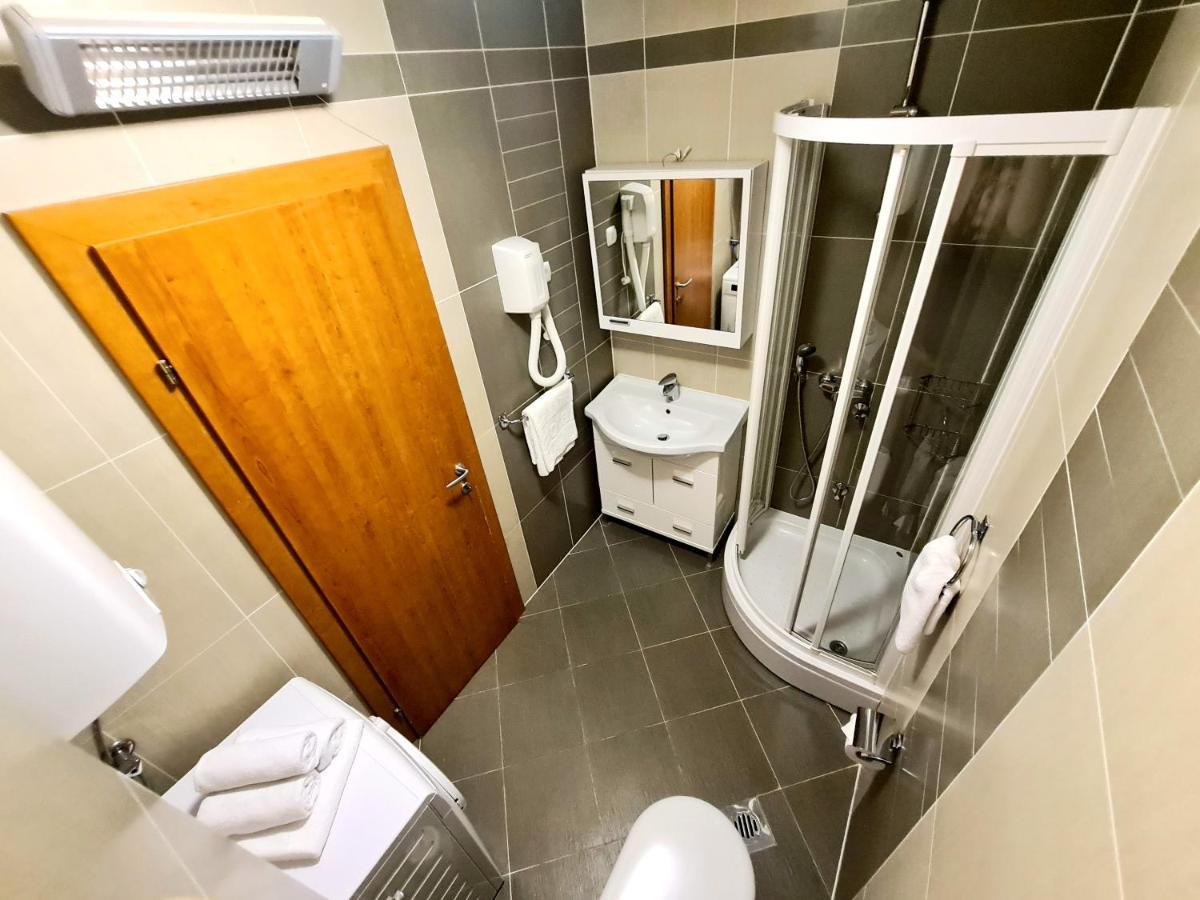 Apartments Veronika Makarska Bagian luar foto