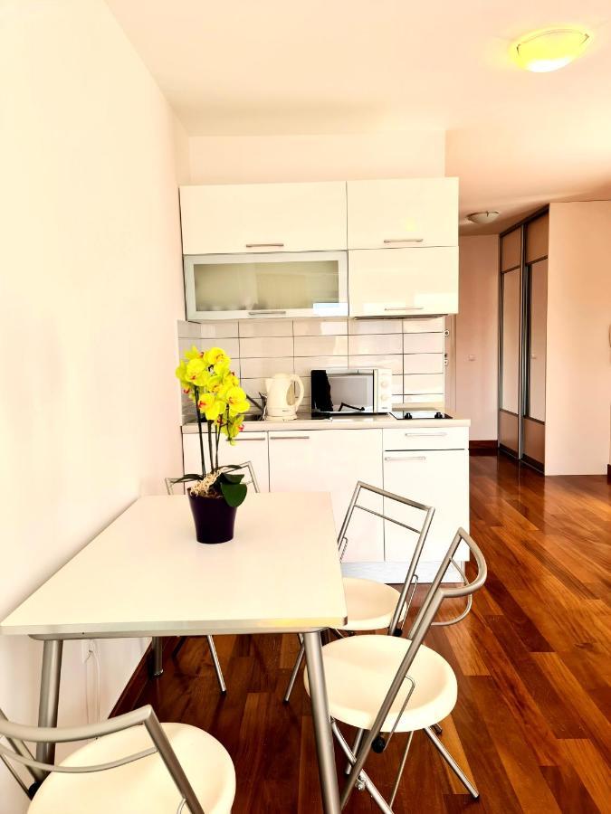 Apartments Veronika Makarska Bagian luar foto